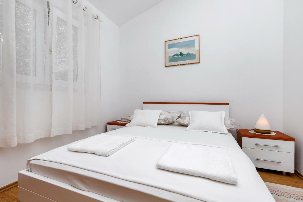 Apartment Kate-Few Minutes From Beach Макарска Екстериор снимка